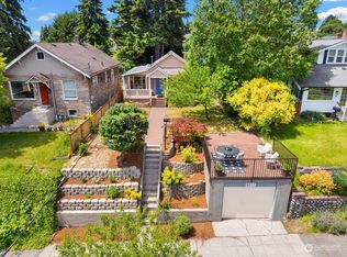 8017 Corliss Ave N, Seattle, WA 98103