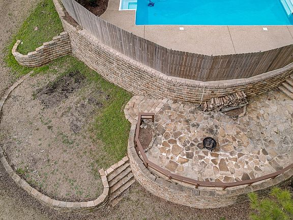5th image of 111 Mill Creek Dr