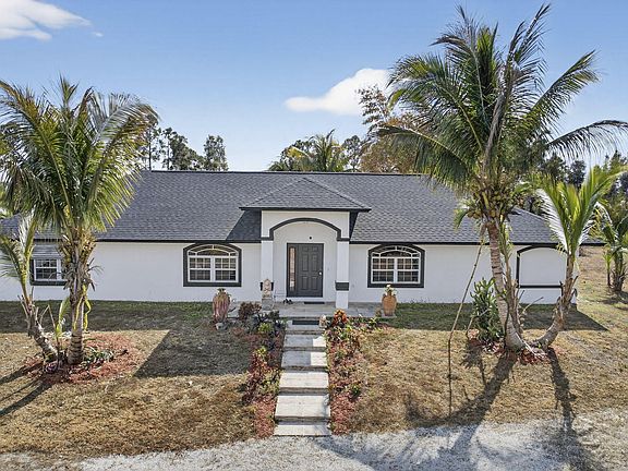 2nd image of 3446 Cabbage Palm Way
