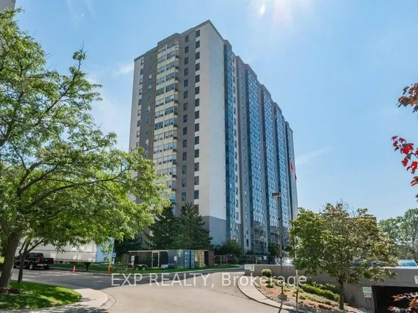 55 Green Valley Dr #1107, Kitchener, ON N2P 1Z6