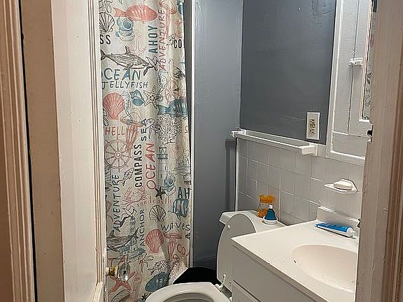 3rd image of 10416 Grandview Ave