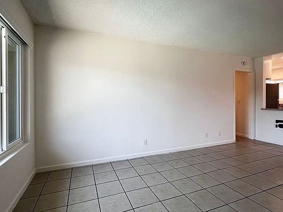 3rd image of 1419 S Orange Ave APT 15