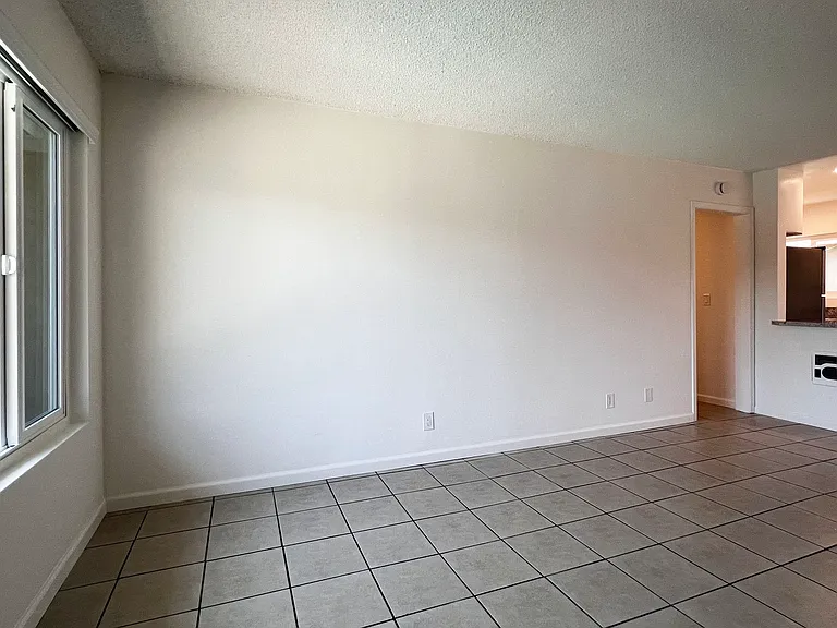 1419 S Orange Ave #15 — Photo 5