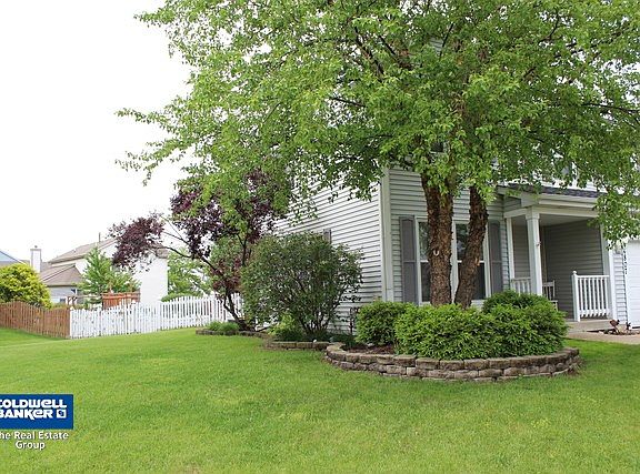 2nd image of 4807 Goodhue Ln