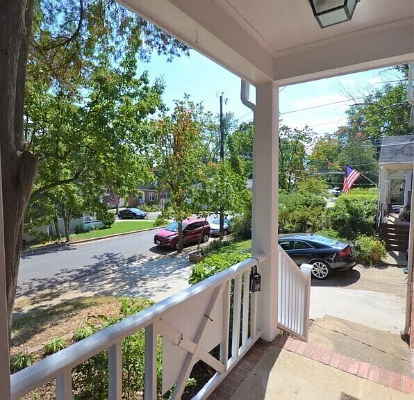 2728 Hickory St — Photo 3