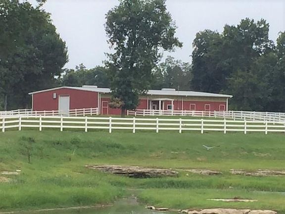 3rd image of 576 Jennings Ln