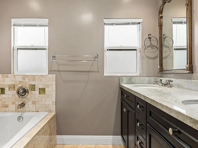 1738 S Kelton Ave — Photo 35