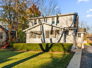 1231 Ridgewood Dr, Highland Park, IL 60035