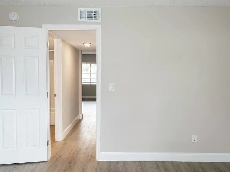 Ridge Apartments — Photo 36