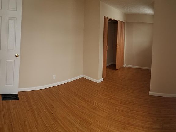 3rd image of 2121 Winona Dr