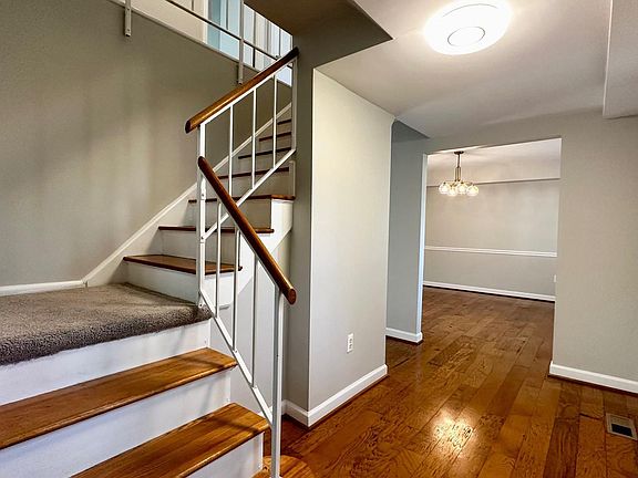 5th image of 4312 Majestic Ln