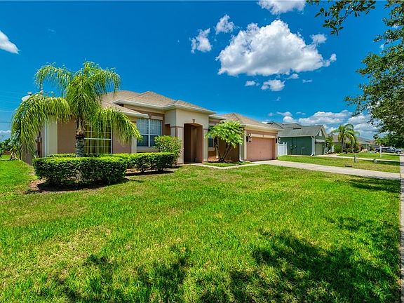 2nd image of 4832 Lakes Edge Ln