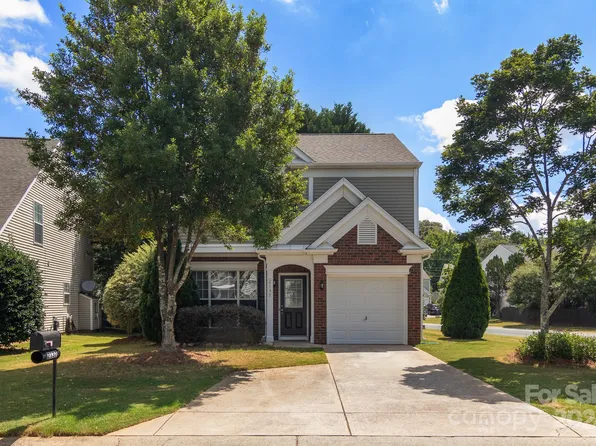 2137 McKenzie Creek Dr, Charlotte, NC 28270