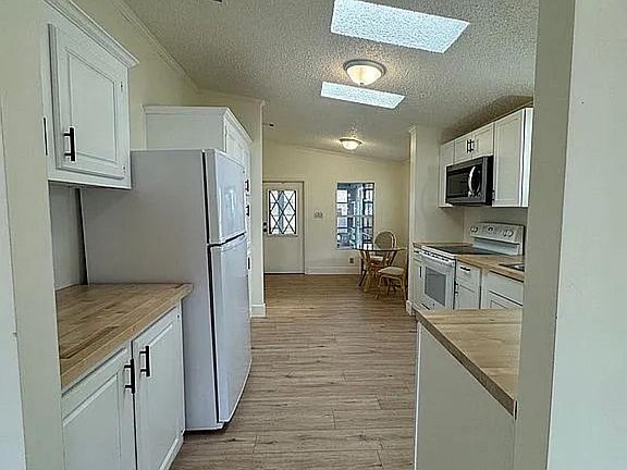 5th image of 644 Jeremy Dr