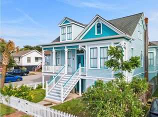 3301 Ursuline St, Galveston, TX 77550