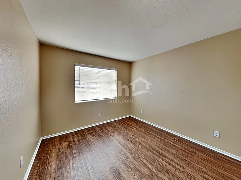 7400 Fencerow St — Photo 14