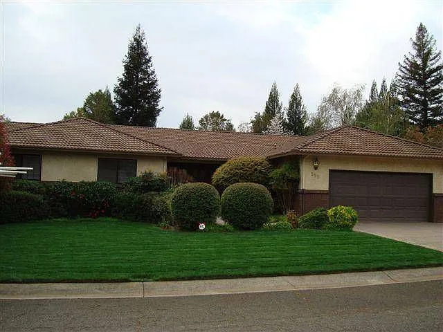515 River Oaks Dr photo 1