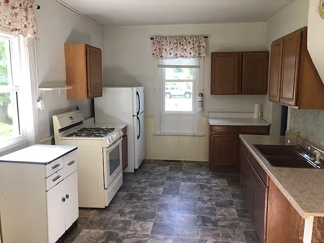 604 Finley - 1 — Photo 4