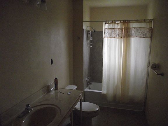 upstairs bath 1 of 2