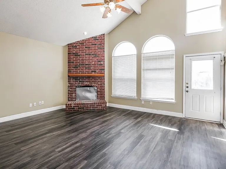1225 Paul Dr — Photo 6