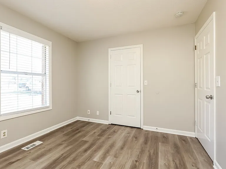 121 Lee Ct — Photo 13