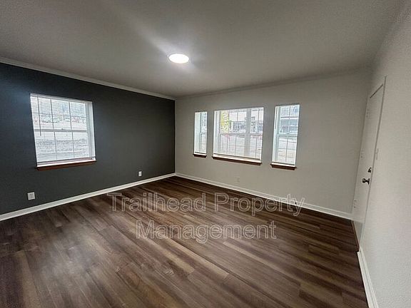 4th image of 320 E Gregory Blvd #1E