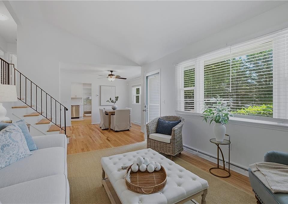 1st image of 117 Canonchet Dr