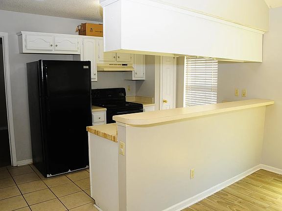 5th image of 6899 Lagrange Cir S