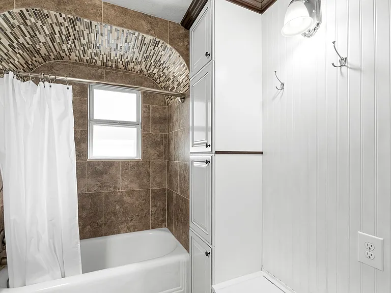 206 W Waverly Pl — Photo 11