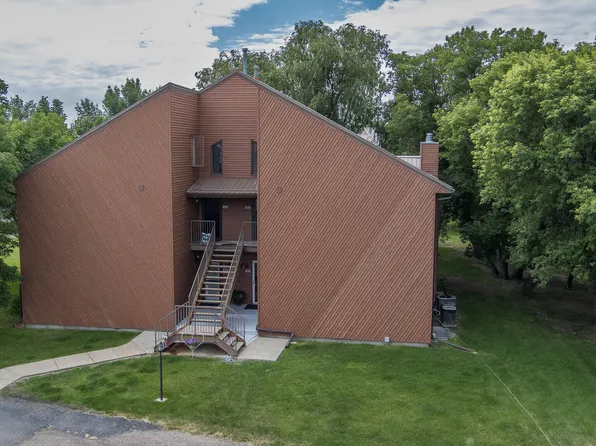 3022 Manchester St, Bismarck, ND 58504