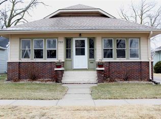 725 Briggs Ave, Hastings, NE 68901
