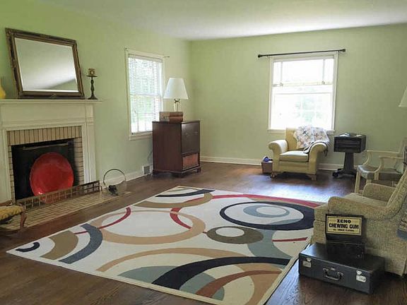 3rd image of 6711 Stone Mill Dr