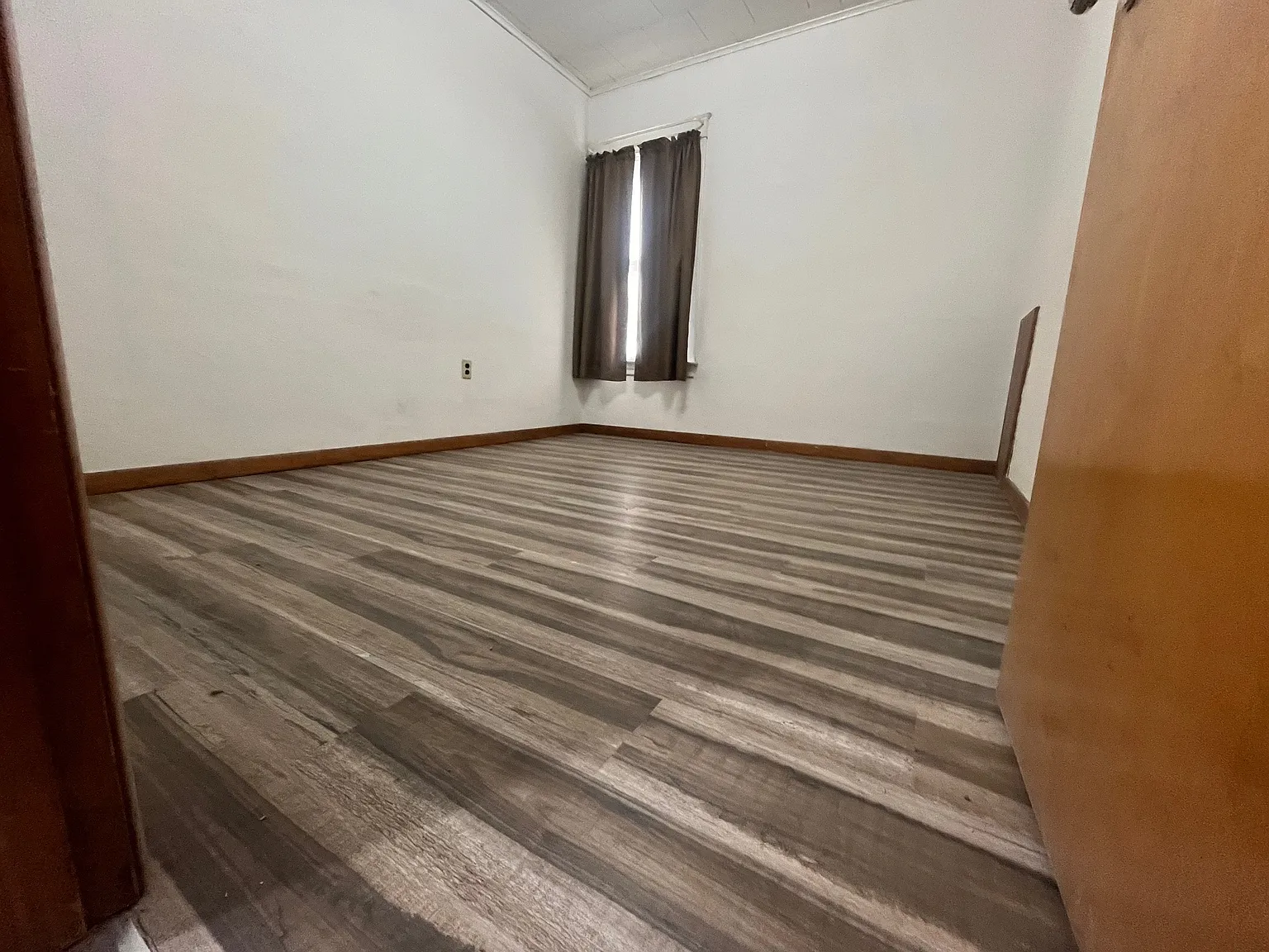 2 bed, 1100 sqft, $1,250 — Photo 3