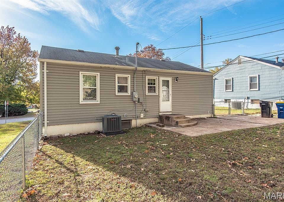 2nd image of 10701 Saint Henry Ln