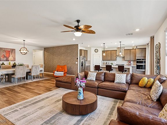 4th image of 3094 Mountain Bay Ave