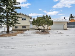39 Woodstock Dr, Strathcona County, AB T8A 4C4