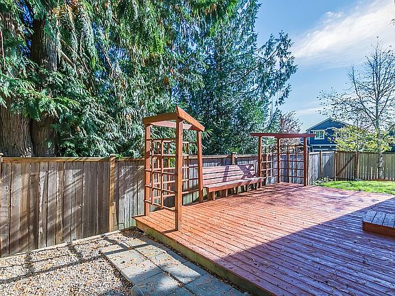 3rd image of 11025 179th Avenue Ct E