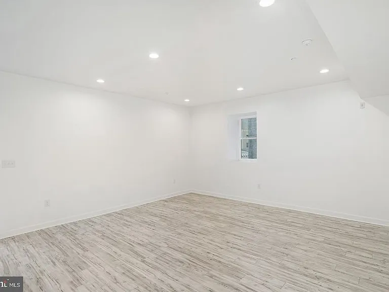 980 N Marshall St #4 — Photo 14