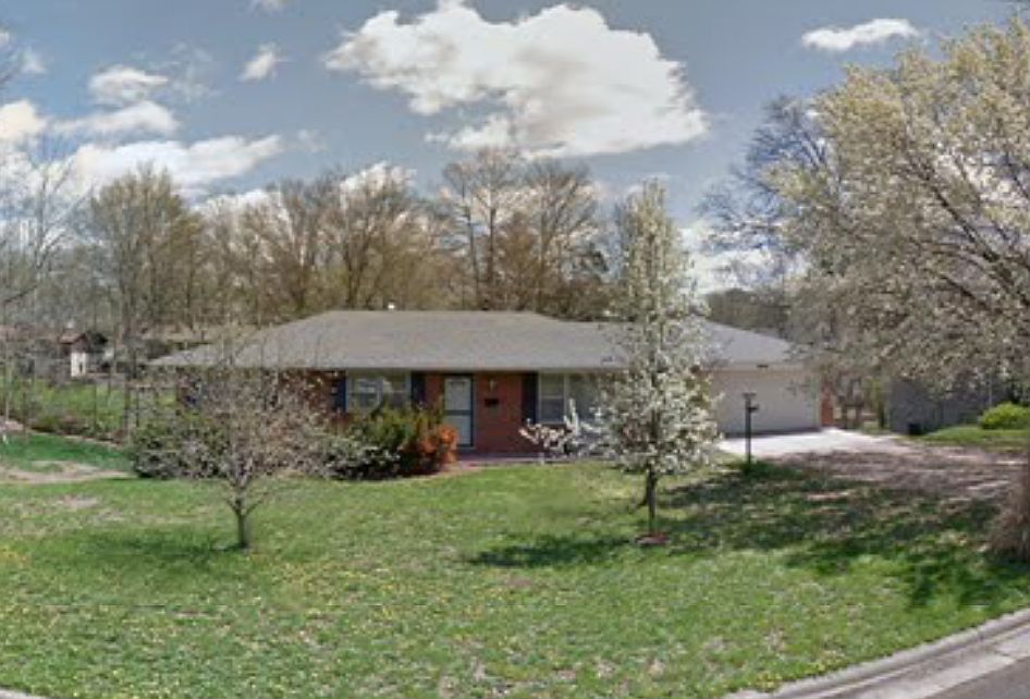 1st image of 300 E Briarwood Ln