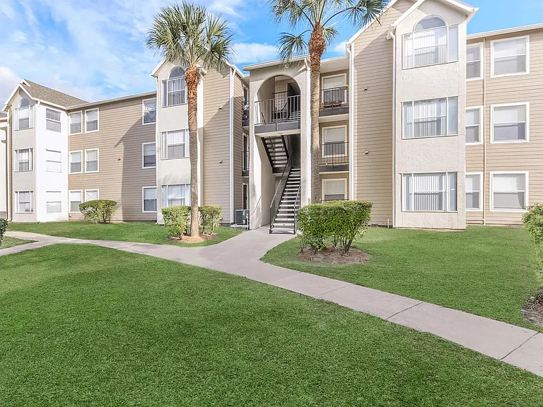 Walden Palms Apartments — Photo 7