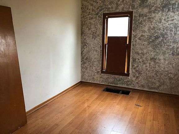 3rd image of 1713 S Jefferson St #1713