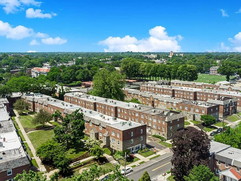 Willow Court Apartments — Photo 2