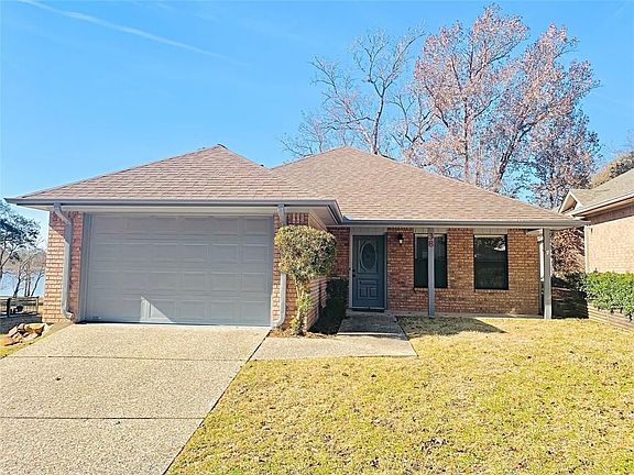 3rd image of 38 Saint Andrews Ln