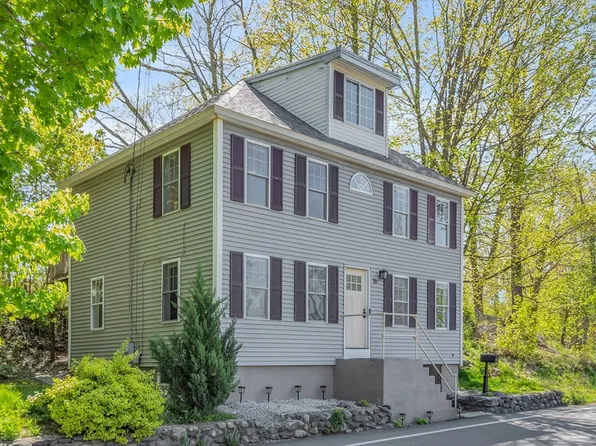 16 Townsend Rd, Groton, MA 01450