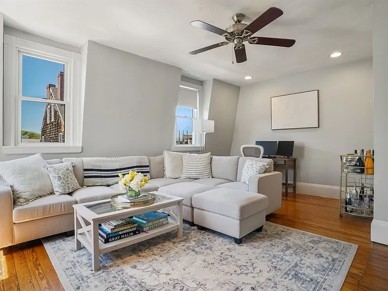 79 Pearl St #3 — Photo 4