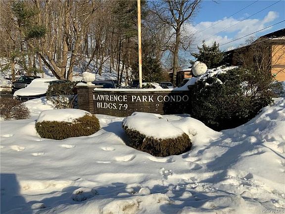 2nd image of 8 E Lawrence Park Dr Unit 11