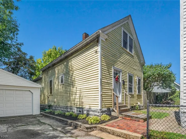 852 Starkweather Ave, Cleveland, OH 44113