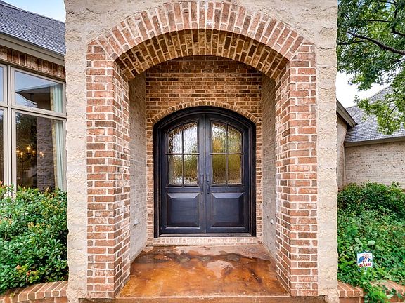 2nd image of 5005 Mira Vista Cir