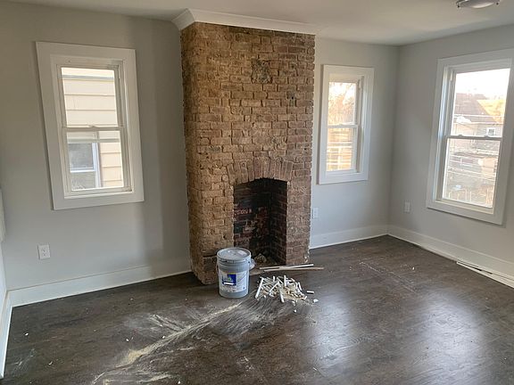 4th image of 44 N Jefferson St Floor 2