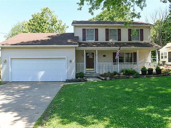 5th image of 55 Edwards Dr